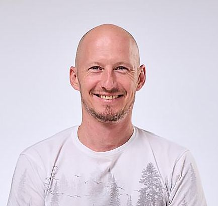 Олег Макаров